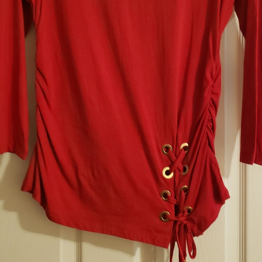 NEW LISTING!!!!! - Picture 2 of 5